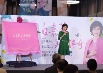 ▲「白嘉莉美麗傳奇」畫展，在新光三越高雄左營店10樓國際活動展演中心盛大揭幕。（圖／記者陳立驌攝）