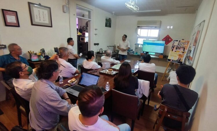 ▲黃埔新村「黃埔客廳」與「SOHO工坊」攜手舉辦眷村食聊系列活動的「黃埔客廳品酒會」。（圖／記者陳立驌攝）