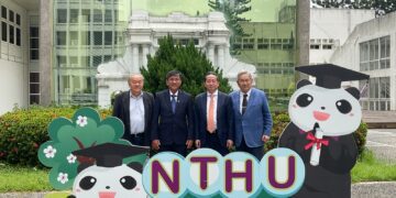 ▲左起：越南農業部局長、越南肯特大學校長、越南CT Group集團董事長、越南勇源基金會執行長共同合影。（圖／勇源教育發展基金會提供）