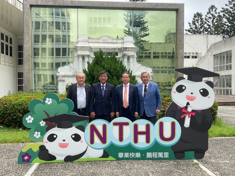 ▲左起：越南農業部局長、越南肯特大學校長、越南CT Group集團董事長、越南勇源基金會執行長共同合影。（圖／勇源教育發展基金會提供）