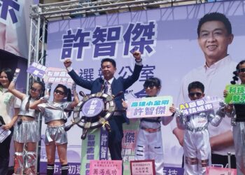 ▲立法委員許智傑於高雄巨蛋商圈舉行競選辦公室開幕茶會。（圖／記者陳立驌攝）
