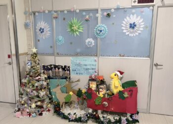 ▲屏東潮州安泰醫院以「白色循環（Circular Snow）」作為今年耶誕節的節慶佈置主題，結合環保理念與人文關懷，將醫療空間打造成潔白溫潤、充滿愛與希望的雪國世界。（圖／潮州安泰醫院提供）