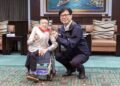 ▲高雄市長陳其邁接見獲獎青年，對其無私付出給予高度肯定。（圖／高雄市政府提供）