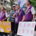 ▲司法改革黨在高雄發起「高雄反毒油，守護下一代」車隊遊行，集結支持者前往高雄市政府、行政院南部聯合服務中心及民進黨高雄市長參選人賴瑞隆服務處陳情，要求政府全面公開事件調查進度、檢驗資訊及後續補救措施。（圖／記者陳立驌攝）