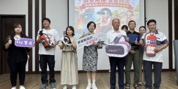 ▲屏東縣政府社會處攜手永揚消防安全設備有限公司,透過科技力量導入防災教育,協助第一線照顧人員透過沉浸式情境模擬,提升火災應變與避難能力。(圖/屏東縣社會處提供)