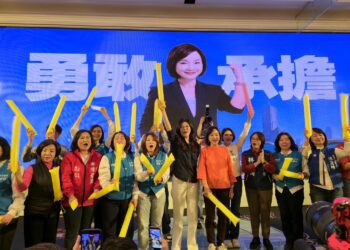 ▲國民黨主席鄭麗文南下主持活動，力挺國民黨高雄市長參選人柯志恩，呼籲高雄鄉親團結一致，「有『志』一同、翻轉高雄」。（圖／高雄市黨部提供）
