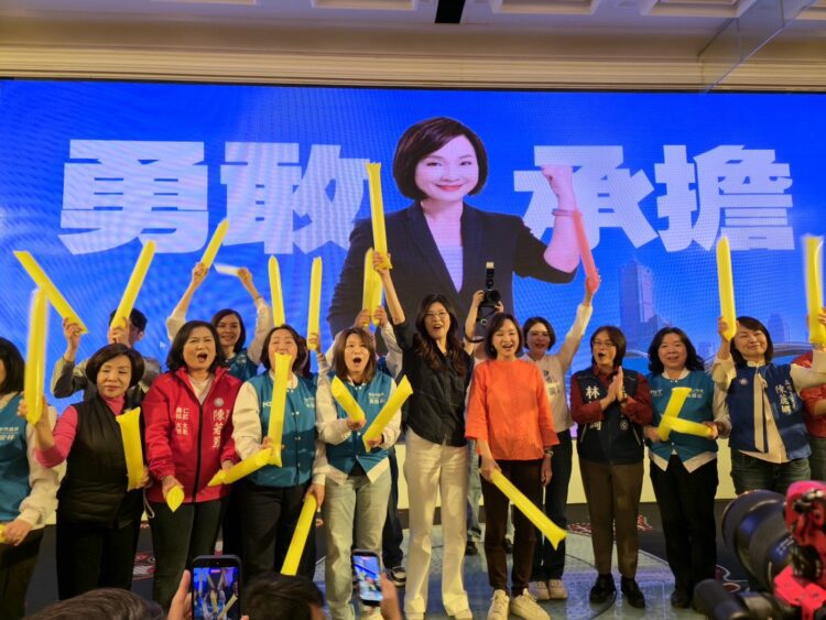 ▲國民黨主席鄭麗文南下主持活動，力挺國民黨高雄市長參選人柯志恩，呼籲高雄鄉親團結一致，「有『志』一同、翻轉高雄」。（圖／高雄市黨部提供）