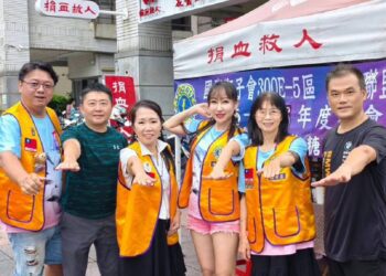 ▲剛上任的陳慧蓉會長（右三）積極舉辦各公益捐血活動，不僅展現高雄「雁行聯盟」國際獅子會的凝聚力與服務熱忱，也成功募集了寶貴的血液資源。（圖／陳立驌翻攝）