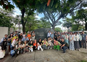 ▲首屆「蓮池潭文學營」日前於左營孔子廟圓滿落幕，活動結合文學講座、文化走讀、地方體驗及交流活動，吸引來自全台各地60位學員熱情參與。（圖／港都文藝學會提供）