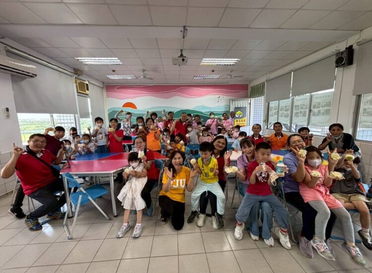 ▲大仁科大幼兒保育系辦理的農科職場互助教保中心「祖孫共學・屏東好食光」食農教育與農產再利用推廣計畫共吸引約250人次參與,活動圓滿落幕。(圖/主辦單位提供)