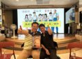 ▲知名漫畫家林政(右)與左營、楠梓市議員參選人薛兆基(左)展開深度交流，雙方針對漫畫文化、青年藝術培育、眷村活化及文化產業發展交換意見。（圖／薛兆基服務處提供）