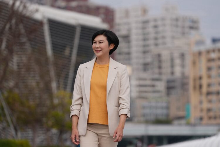 ▲高雄市長參選人、現任立委林岱樺提出完整的「三大護國產業」市政規劃,喊出要「讓工廠接得到訂單、人民賺得到錢」。(圖/林岱樺辦公室提供)