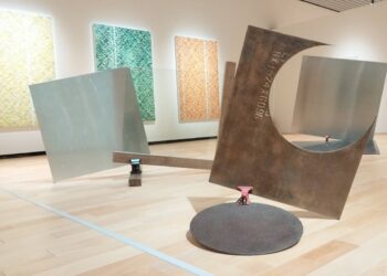 ▲創價美術館以「印記／迴盪／詩篇─莊普個展」揭開年度序幕，展現台灣當代藝術的深厚底蘊，打造兼具文化、美學與公共參與的新型藝術場域。展期至7月10日，開放免費參觀。（圖／記者陳立驌攝）