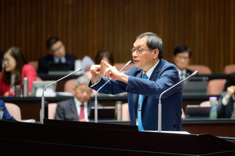 ▲立委蘇清泉於立法院總質詢中，測速照相設置議題持續延燒。（圖／蘇清泉辦公室提供）