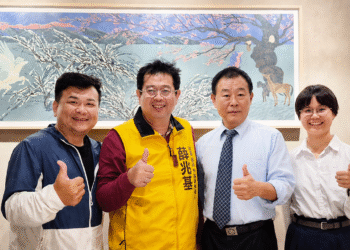▲市議員參選人薛兆基宣布8月12日成立法律、保險及人生決策三大公益服務團隊，左起：朱育輝老師、薛兆基、高水龍老師、黃舒敏律師。（圖／薛兆基服務團隊提供）