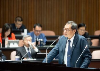 ▲蘇清泉等了24天才登上質詢台，向行政院長卓榮泰及相關部會首長全力為屏東發聲。（圖／蘇清泉團隊提供）
