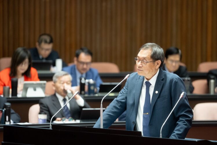 ▲蘇清泉等了24天才登上質詢台，向行政院長卓榮泰及相關部會首長全力為屏東發聲。（圖／蘇清泉團隊提供）