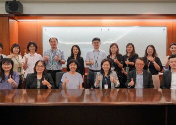 ▲長庚醫療團隊與樹人醫護管理專科學校師長於交流活動後合影留念。（圖／樹人醫專提供）