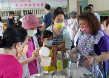 ▲高雄市社教館在內惟國小舉辦親子料理活動。（圖／高雄市社教館提供）