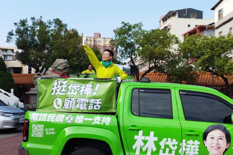 ▲立委林岱樺以「精神短髮」全新造型亮相,帶領團隊進行「鳳山大車掃」行程。(圖/記者陳立驌攝)