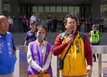 ▲市議員參選人薛兆基呼籲高雄市政府應率先全台成立「交通轉型基金」，提前建立產業安全網與轉型機制，避免未來大量基層駕駛在科技浪潮下陷入失業困境。（圖／薛兆基服務處提供）