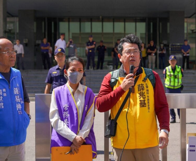 ▲市議員參選人薛兆基呼籲高雄市政府應率先全台成立「交通轉型基金」，提前建立產業安全網與轉型機制，避免未來大量基層駕駛在科技浪潮下陷入失業困境。（圖／薛兆基服務處提供）