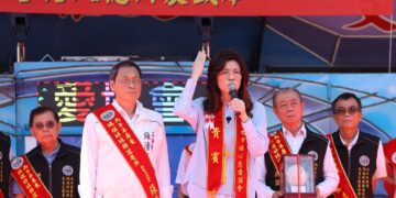 ▲國民黨主席鄭麗文藉屏東媽祖慶典活動力挺蘇清泉，強調他是一位「有疼心、有善心、真正慈悲」的人，希望鄉親團結支持，為屏東開創嶄新的未來。（圖／蘇清泉辦公室提供）
