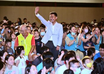 ▲許智傑以好人緣著稱，在高雄政壇藍綠跨黨派都有好評。（圖/許智傑辦公室提供）