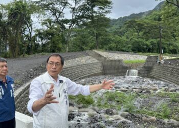 ▲立委蘇清泉表示屏東擁有優越的自然環境、豐富的農業資源及多元觀光特色,只要中央與地方持續合作,並結合交通、產業與觀光建設整體規劃,未來發展前景可期。(圖/蘇清泉辦公室提供)