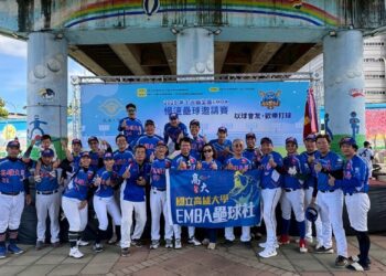 ▲全國 EMBA 慢壘賽已連續舉辦 13 屆，薛兆基表示推動壘球場建設，讓全國性壘球賽事能在高雄舉辦，使城市形象不僅止於觀光，更能展現「運動城市」的實力。（圖／翻攝畫面）