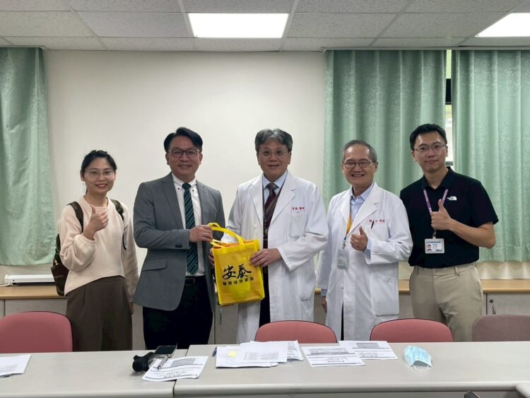 ▲屏東東港安泰醫院與高雄榮民總醫院攜手合作，共同推動2025年「家庭醫學科專科醫師訓練計畫」。（圖／東港安泰醫院提供）