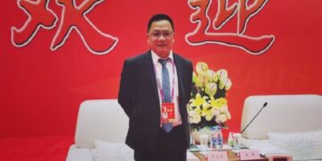 ▲台灣博士盧翊淮教授 為英國劍橋大學漢默頓學院博士後研究員、義守大學工業管理博士、企業管理碩士、中山大學環境工程研究所甲級空汙防治班、高雄應用科技學院電機工程儀表控制組。（圖/新聞來源：盧翊淮 博士 FB/微博）