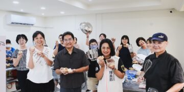 ▲屏東縣政府推出「屏東咖啡風味實驗室-咖啡料理工作坊」,以「咖啡從產地到餐桌」為主題,結合咖啡風味解析、創意料理與食農教育,展現地方農產的創新價值與產業實力。(圖/屏東縣原住民處提供)