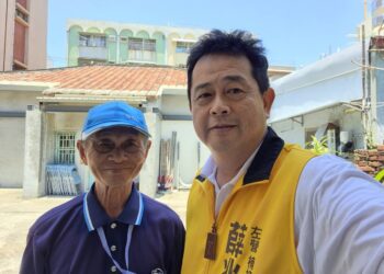 ▲左營、楠梓市議員參選人薛兆基提出設立「高雄文化資產建材銀行」的構想，主張透過系統性保存與再利用機制，讓歷史建材得以延續生命，也為未來文化資產修復工作建立更完善的基礎。（圖／薛兆基服務處提供）