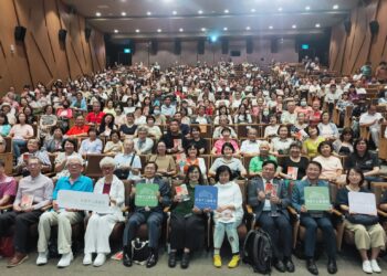 ▲《親密搶奪，誰在拿走你的錢？》新書發表會現場大合照。（圖／記者林芯瑜攝）