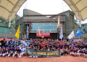 ▲2025第三屆「傳愛盃」少棒聯誼賽，於鳳山慢速壘球場盛大舉行開幕典禮。（圖／記者陳立驌攝）