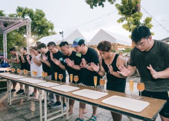 ▲全新推出的「嗨啤趣味推杯賽」，鼓勵民眾組隊參與競賽，每組優勝隊伍最高可獲得千元獎金。(圖/屏東縣文化處提供)
