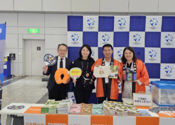 ▲立委許智傑第三度受日本官方正式邀請，赴日參與首航典禮。（圖／許智傑辦公室提供）