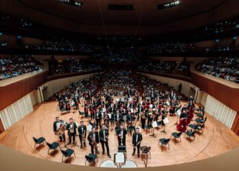 ▲跨時代交響樂團（Infinite Symphony Orchestra）2026年度音樂會《夢與緋光》（Where Dreams Meet Crimson Light）將於8月2日在高雄衛武營國家藝術文化中心音樂廳、8月4日在台南文化中心演藝廳舉行。（圖／跨時代交響樂團提供）
