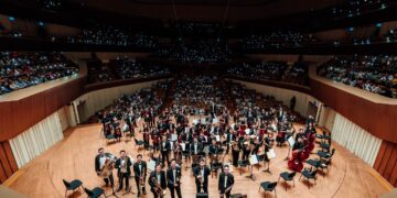 ▲跨時代交響樂團（Infinite Symphony Orchestra）2026年度音樂會《夢與緋光》（Where Dreams Meet Crimson Light）將於8月2日在高雄衛武營國家藝術文化中心音樂廳、8月4日在台南文化中心演藝廳舉行。（圖／跨時代交響樂團提供）