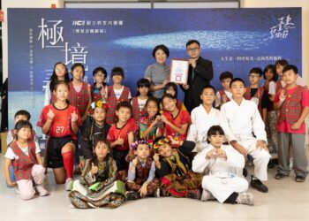 ▲2025臺東藝術節壓軸閉幕演出《極境尋光・走進江賢二》，在臺東縣文化處藝文中心演藝廳圓滿落幕。（圖／新古典室內樂團提供）