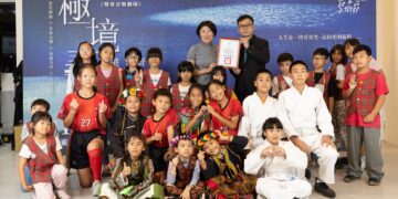 ▲2025臺東藝術節壓軸閉幕演出《極境尋光・走進江賢二》，在臺東縣文化處藝文中心演藝廳圓滿落幕。（圖／新古典室內樂團提供）