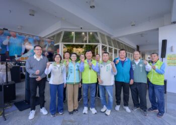 ▲民進黨市議員參選人蔡昌達在當內同志與支持者陪同下，正式前往民進黨高雄市黨部完成初選登記，象徵重返選戰的關鍵一步。（圖／蔡昌達團隊提供）