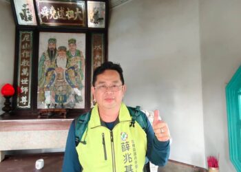 ▲薛兆基表示，春秋閣內的兩幅畫作將宗教空間、地方信仰與藝術創作自然融合，是蓮池潭文化景觀中極為珍稀且不可取代的一環。（圖／薛兆基團隊提供）
