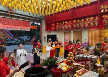 ▲玄鷲山高邑雲天宮每年農曆12月15日求國運籤，上元節解籤。(圖/高邑雲天宮提供)